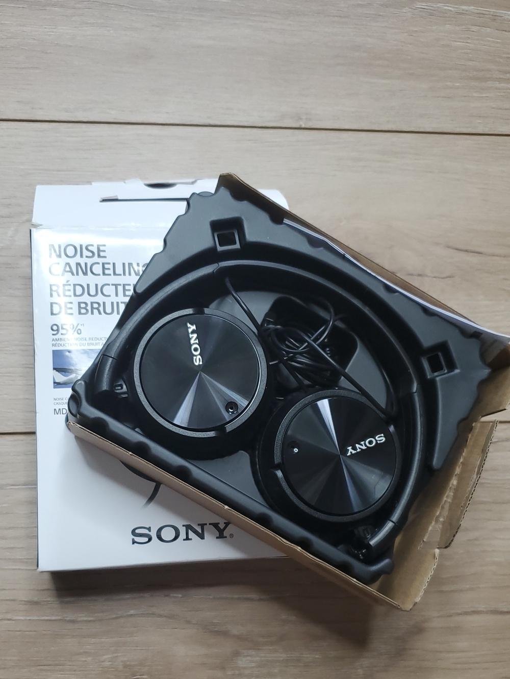 Sony MDR-ZX110NC Active Noise Canceling on-ear Headphones Black